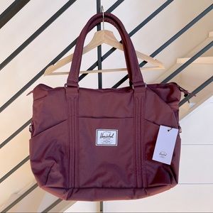 NWT Herschel “Strand” Weekender 28.5L Duffle Bag • Fig